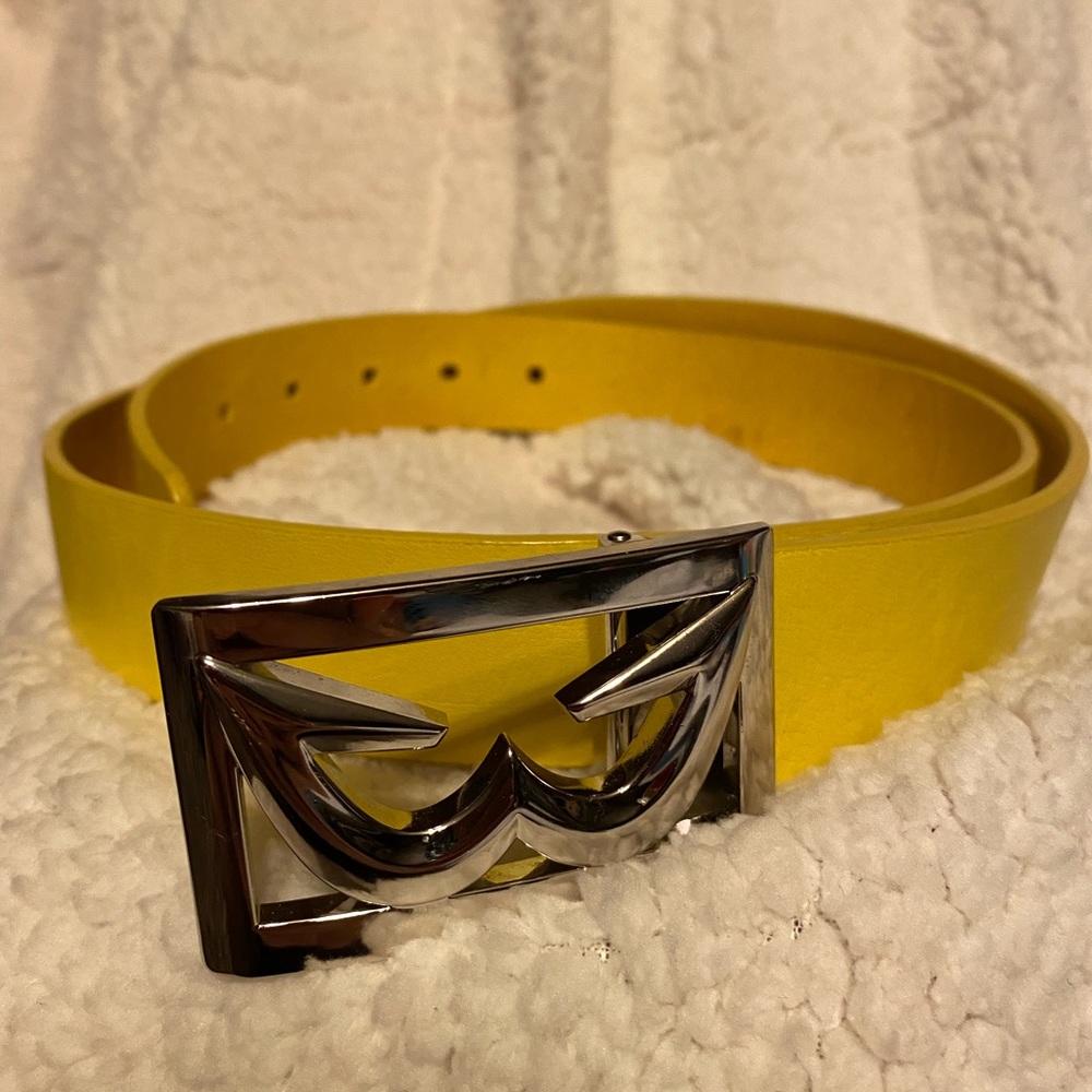 EUC The White Ball yellow golf belt. Size 36.5”.